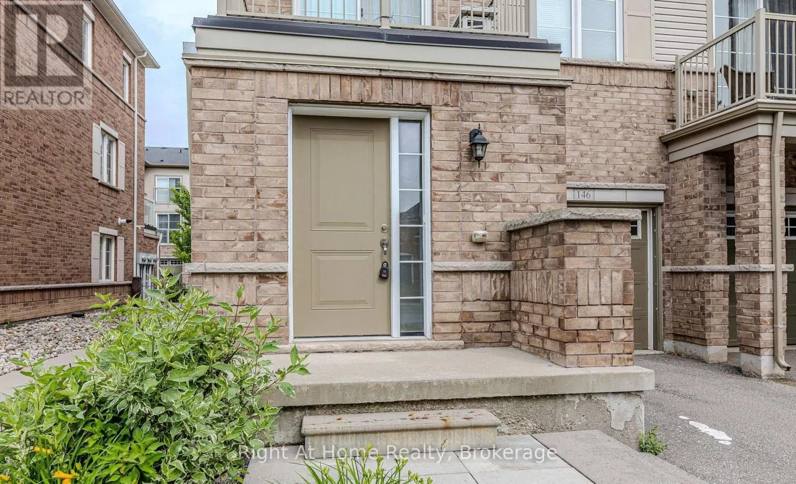 146 - 165 HAMPSHIRE WAY #146