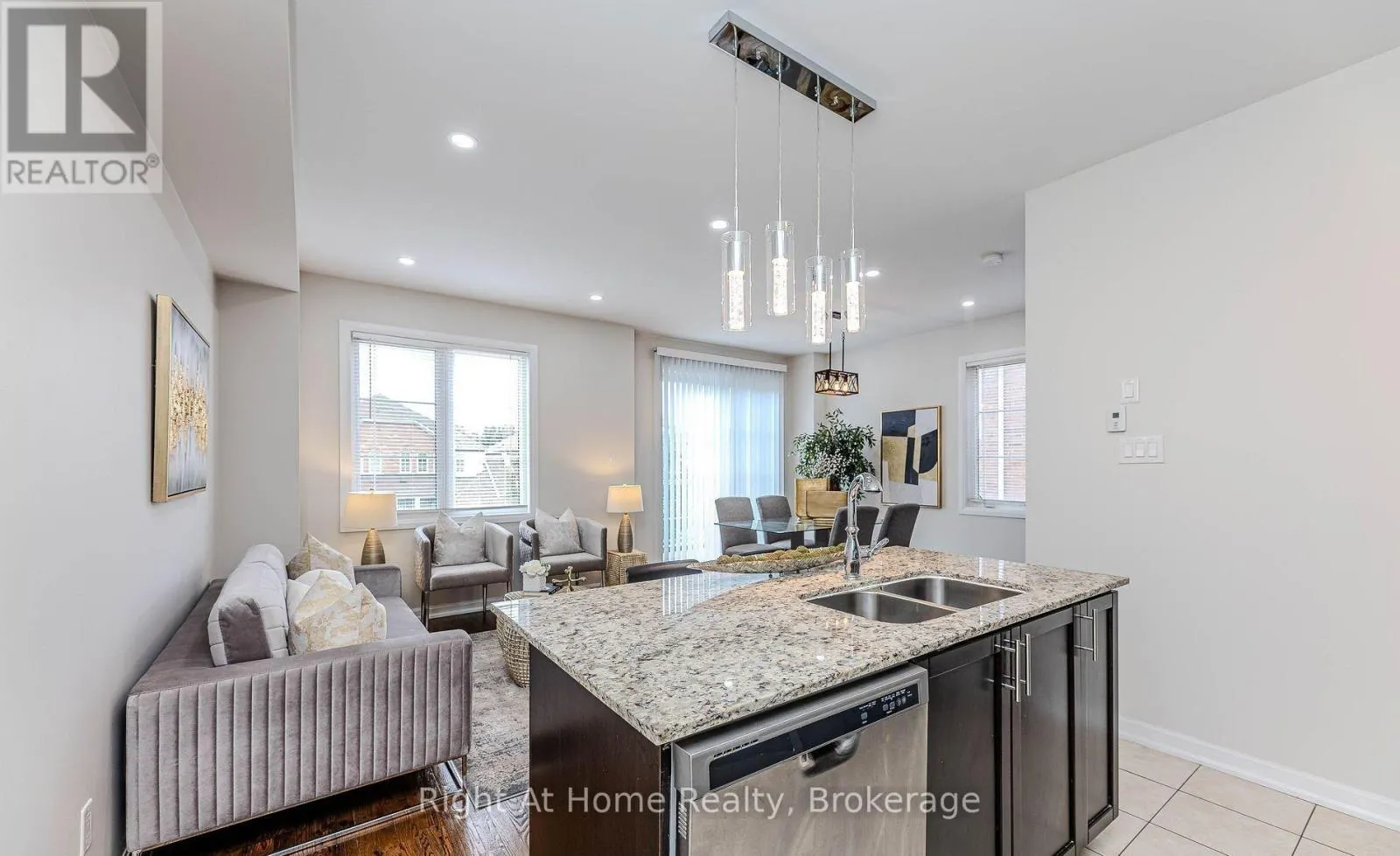 146 - 165 HAMPSHIRE WAY #146