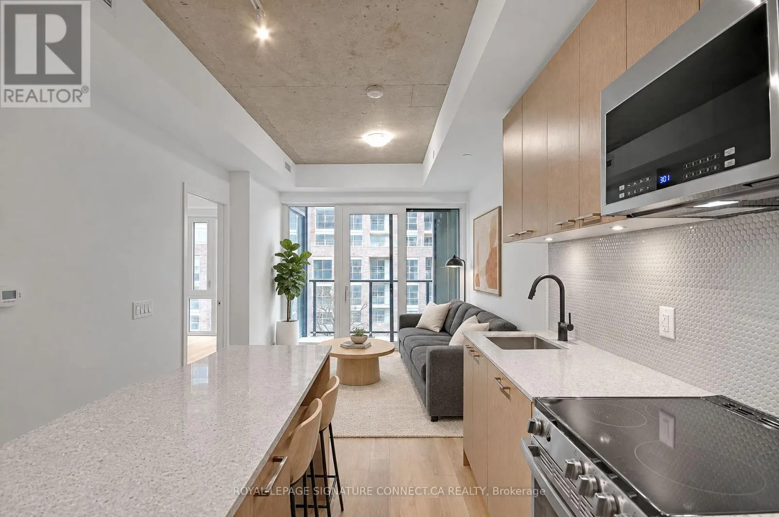 410 - 1808 ST CLAIR AVENUE