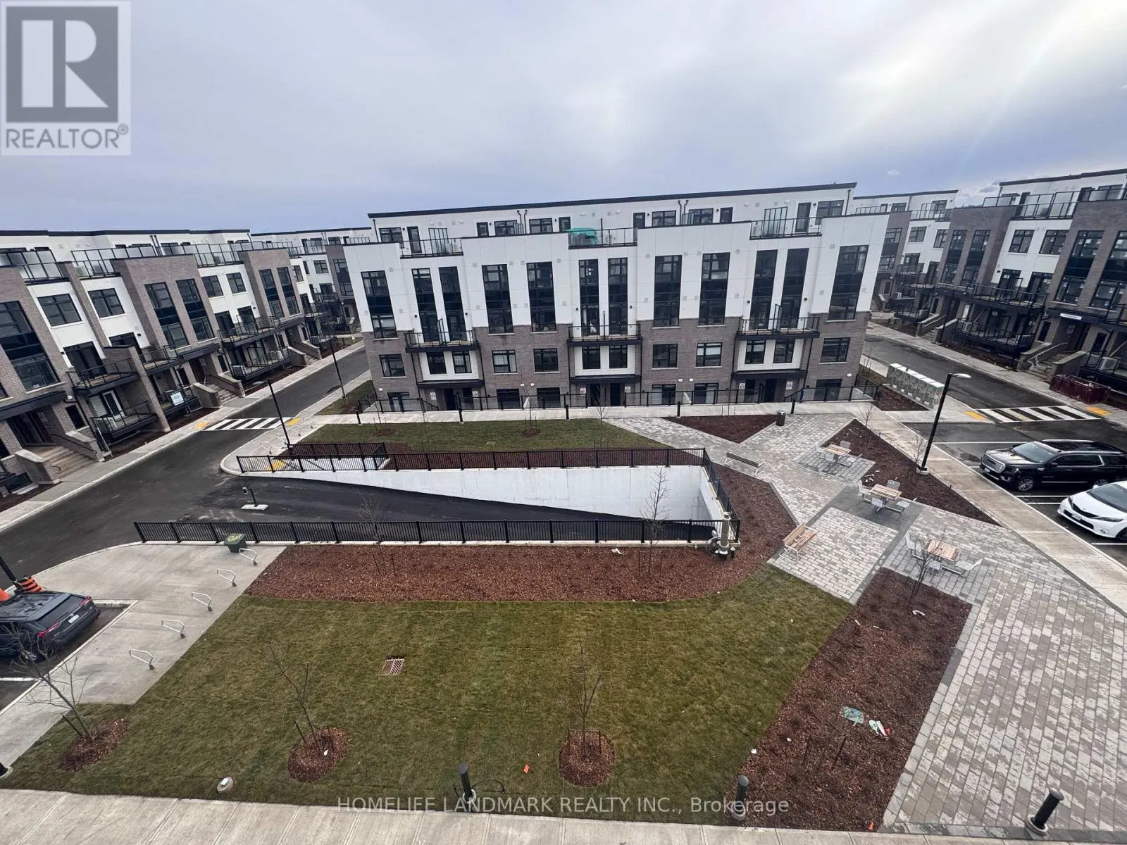 109 - 1593 ROSE WAY