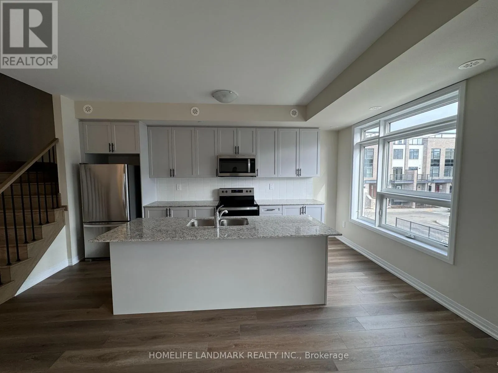 109 - 1593 ROSE WAY