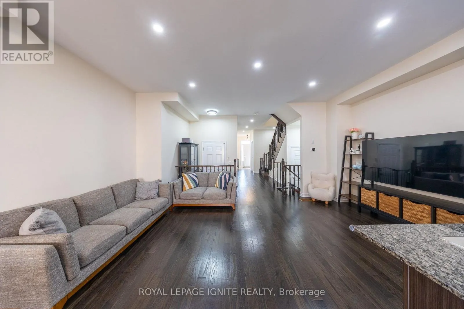 21 SAIL ROAD