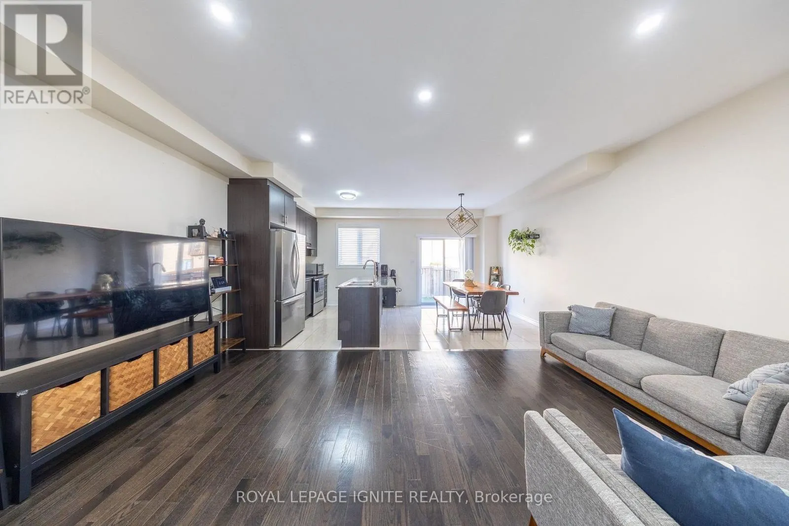 21 SAIL ROAD
