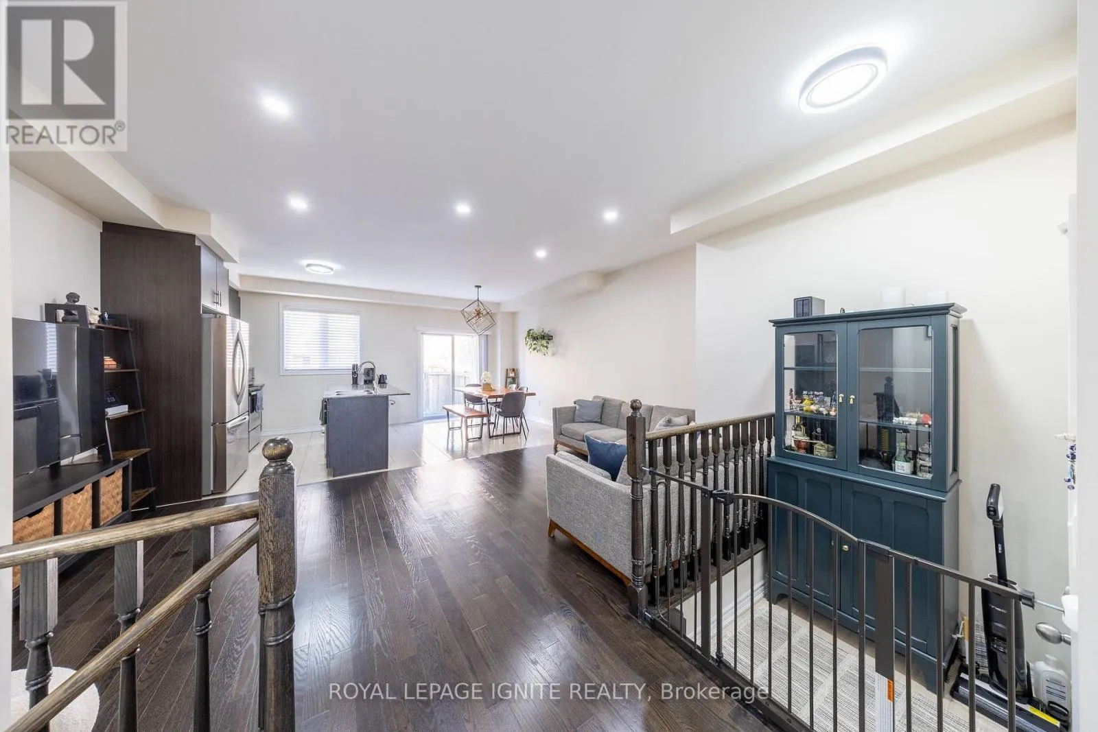 21 SAIL ROAD