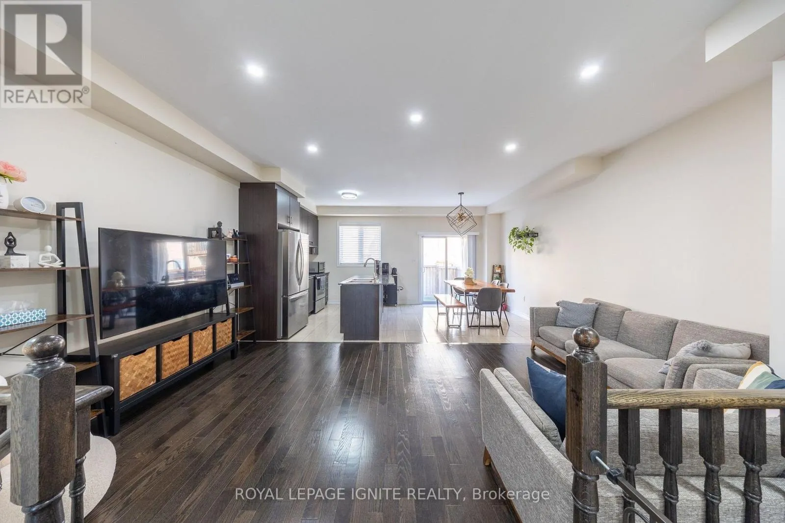 21 SAIL ROAD