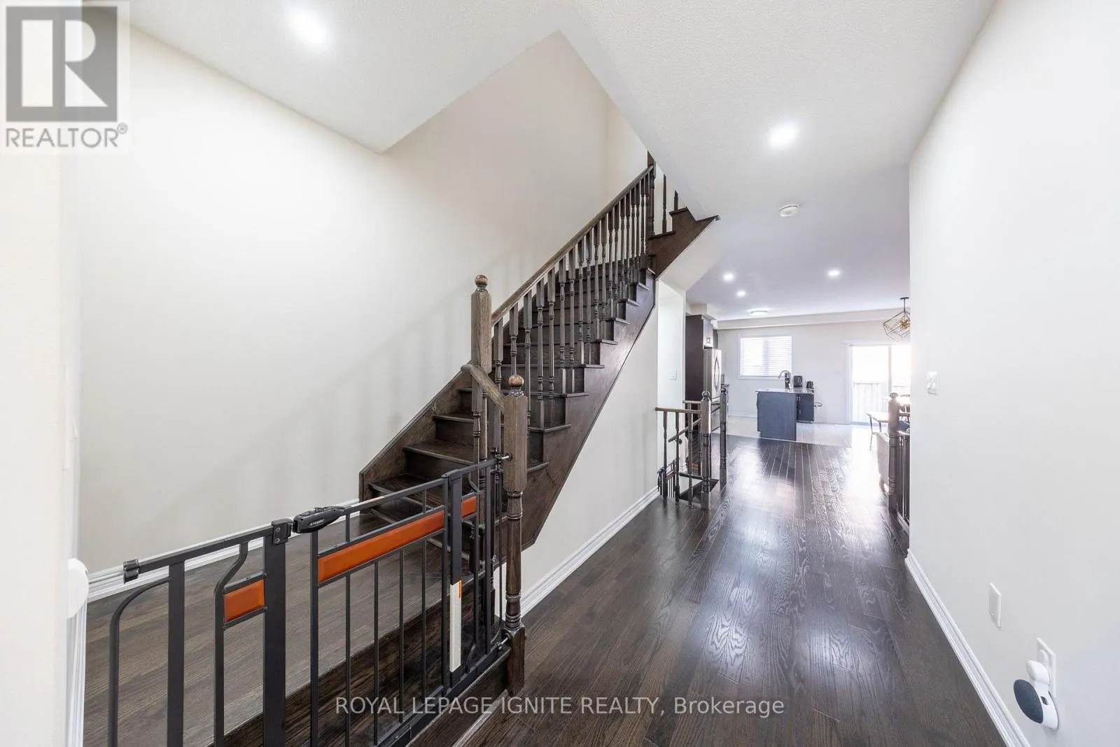 21 SAIL ROAD