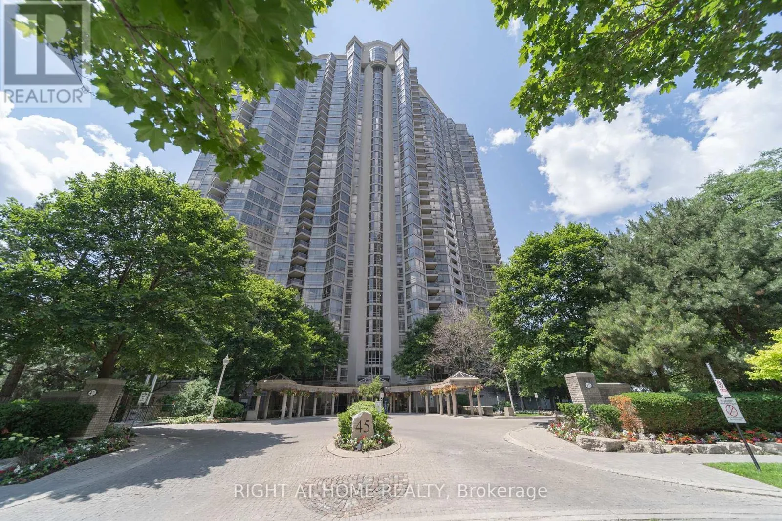 1910 - 45 KINGSBRIDGE GARDEN CIRCLE