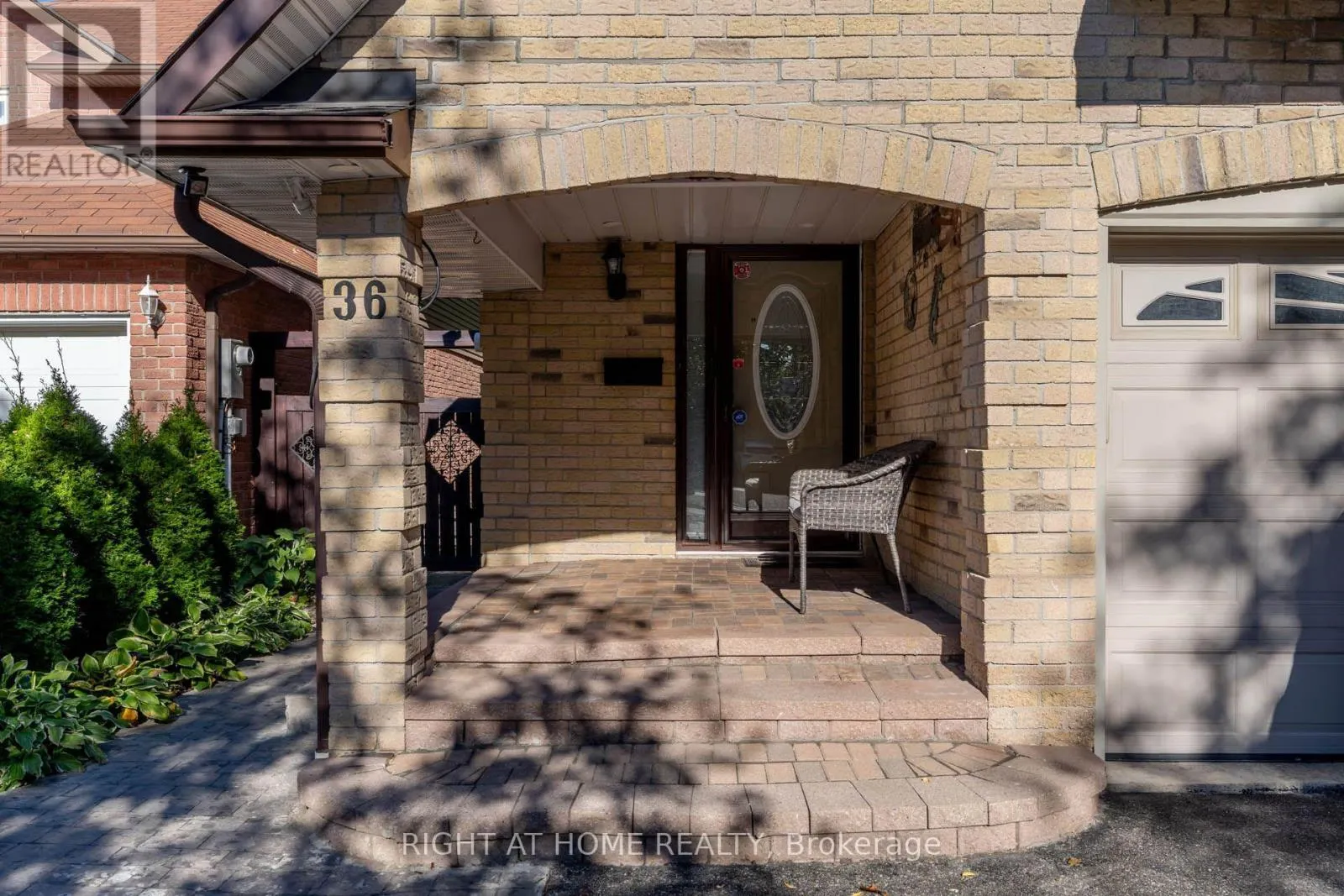 36 BURTON ROAD S