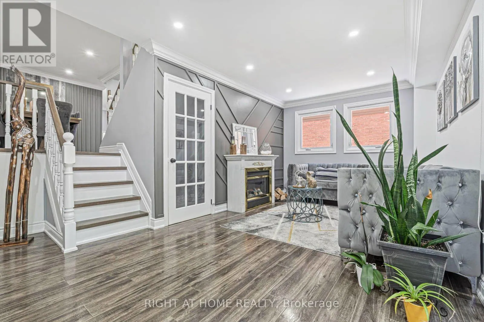 36 BURTON ROAD S