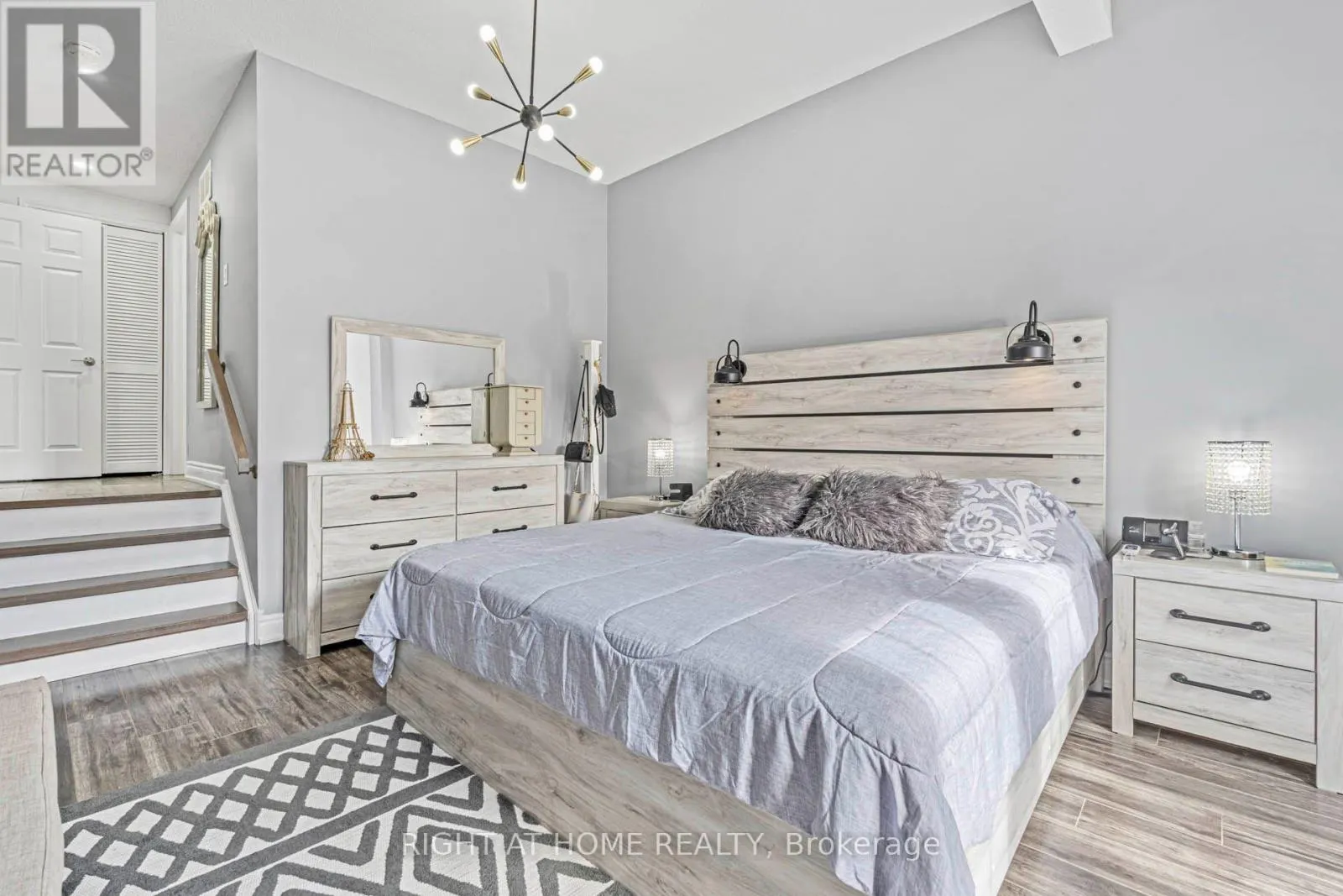 36 BURTON ROAD S