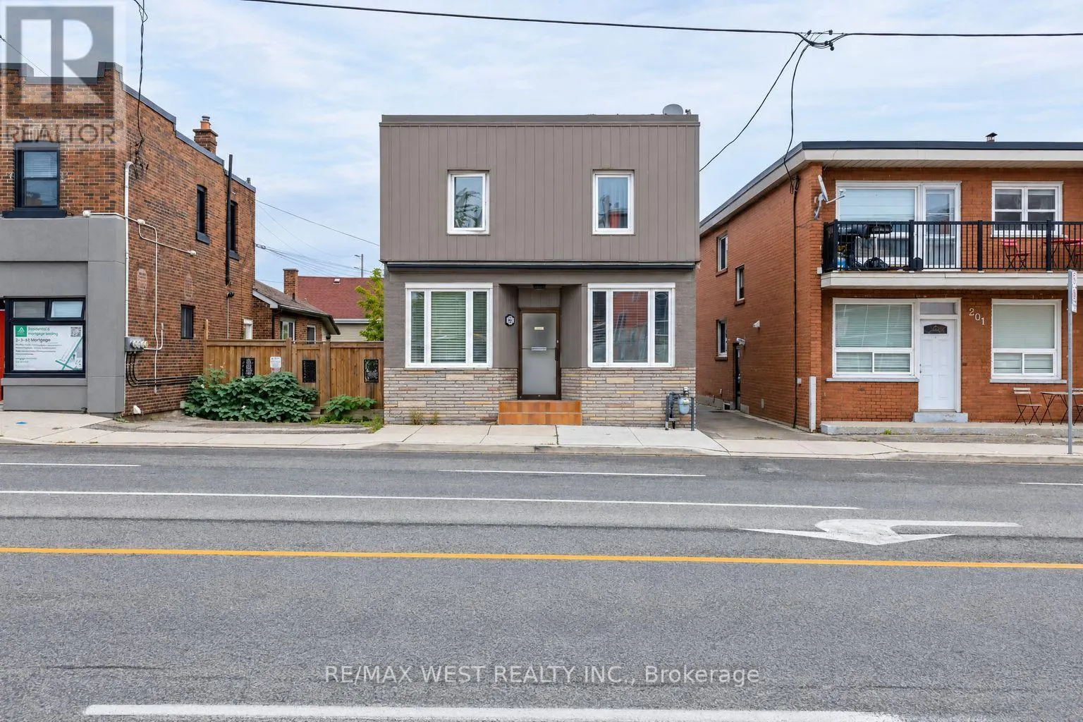 203 ISLINGTON AVENUE