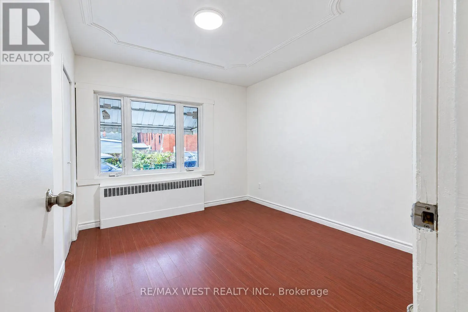 203 ISLINGTON AVENUE