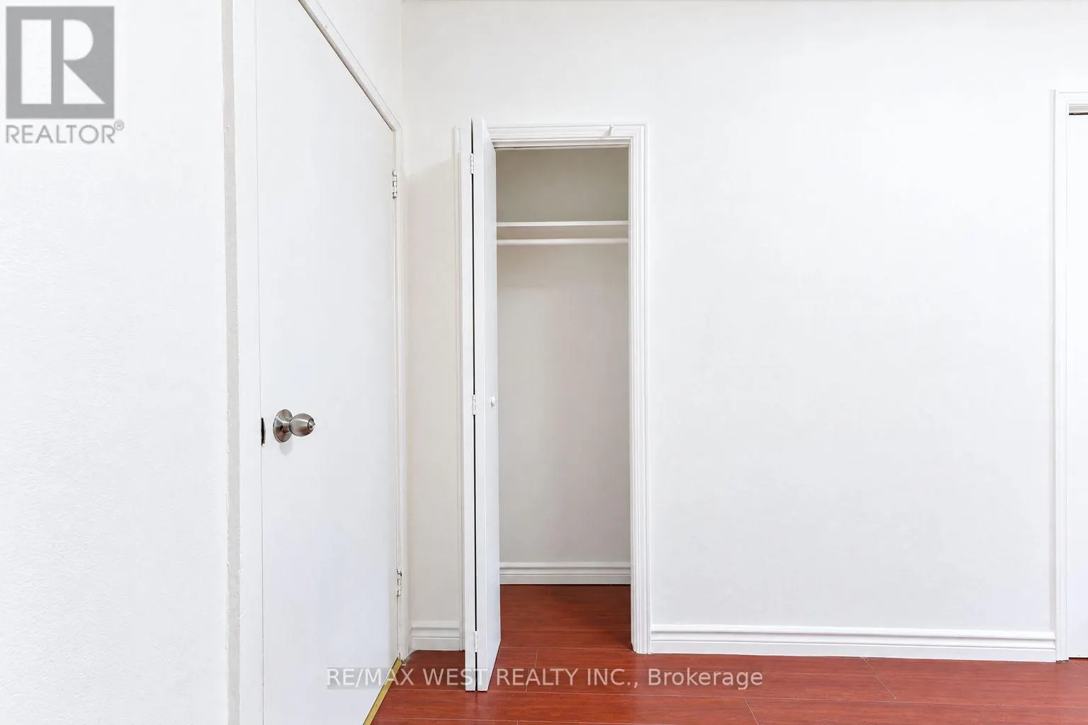 203 ISLINGTON AVENUE