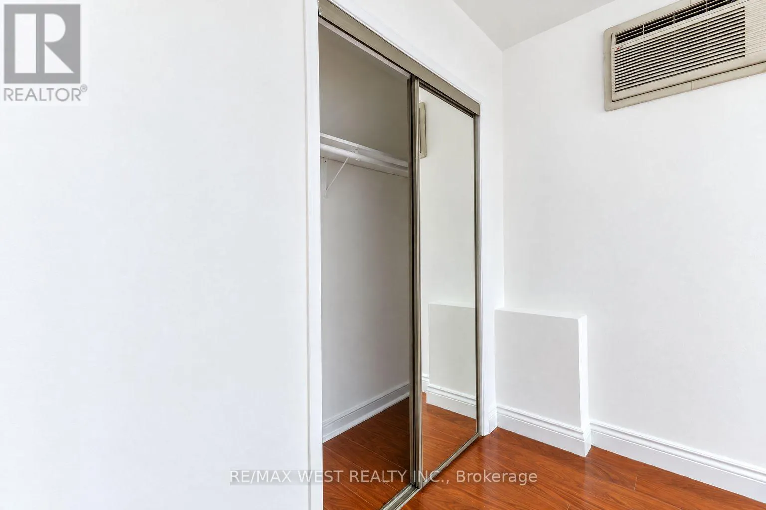 203 ISLINGTON AVENUE