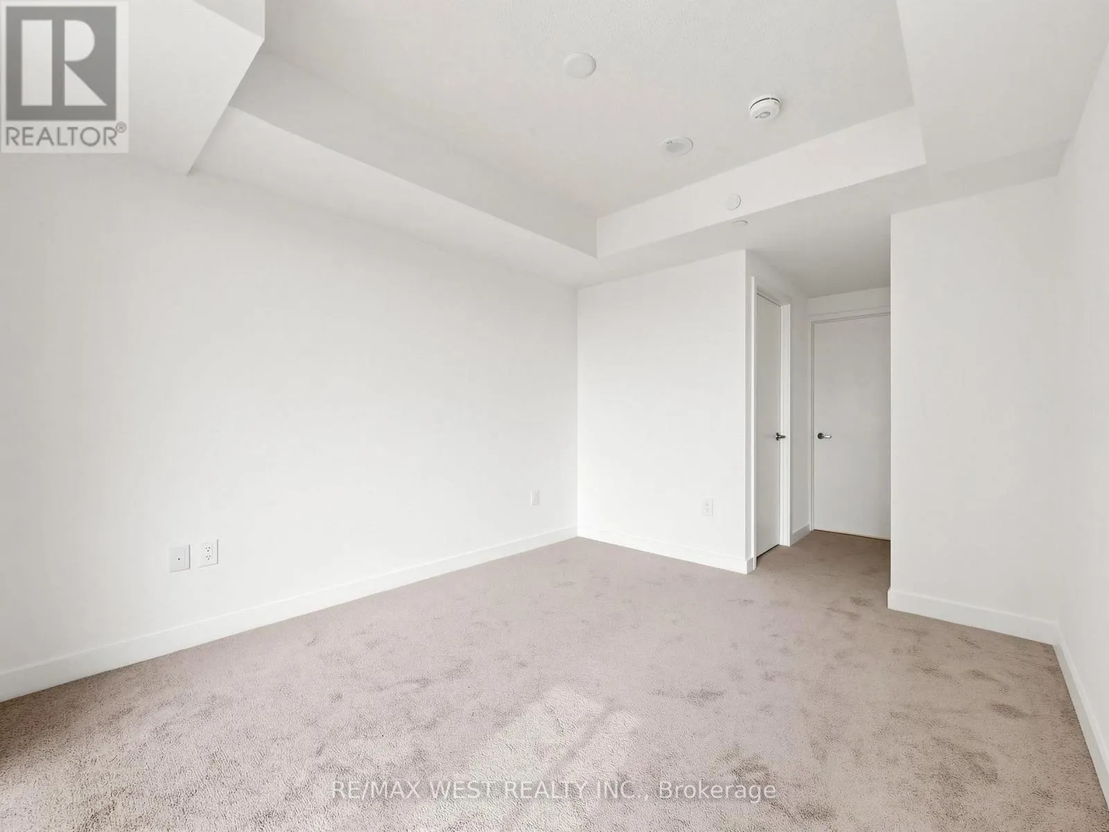 1115 - 4010 EGLINTON AVENUE W