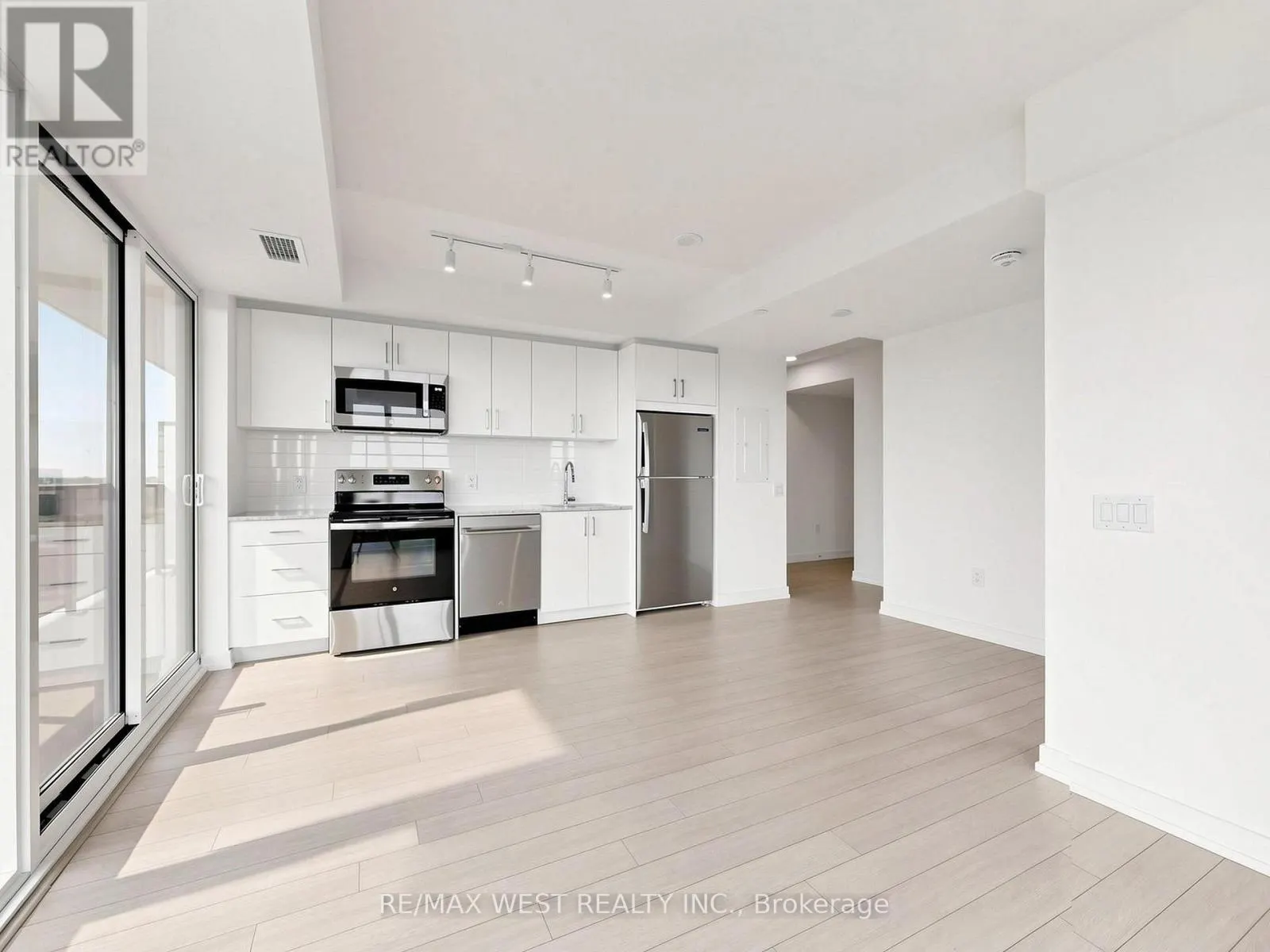 1115 - 4010 EGLINTON AVENUE W