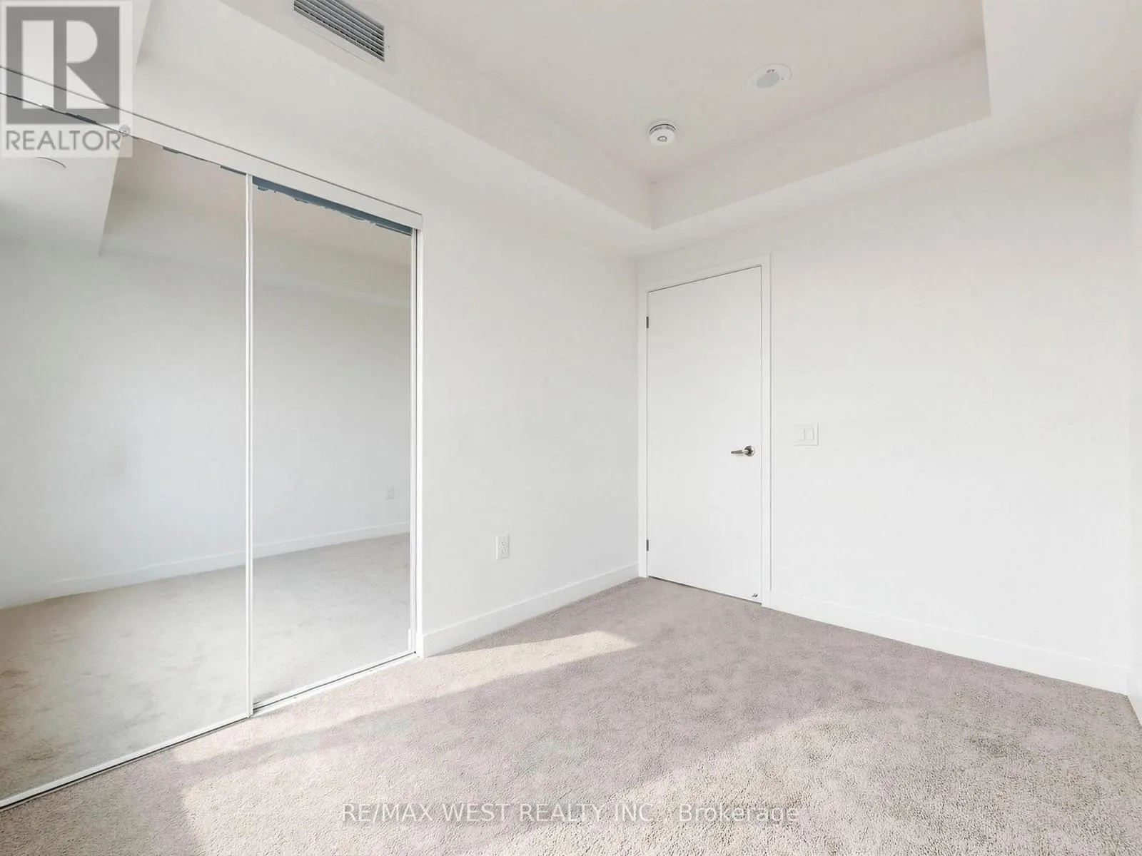 1115 - 4010 EGLINTON AVENUE W