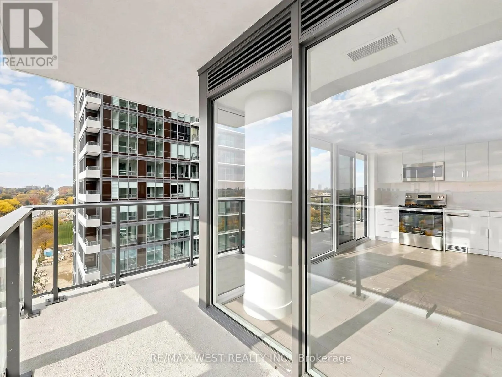 1115 - 4010 EGLINTON AVENUE W