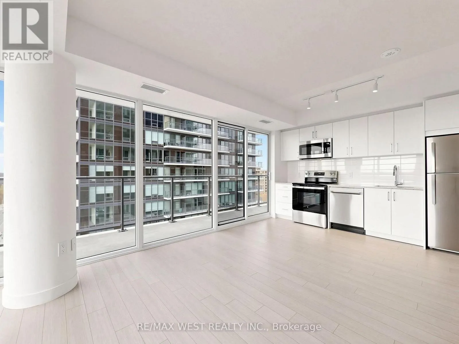 1115 - 4010 EGLINTON AVENUE W