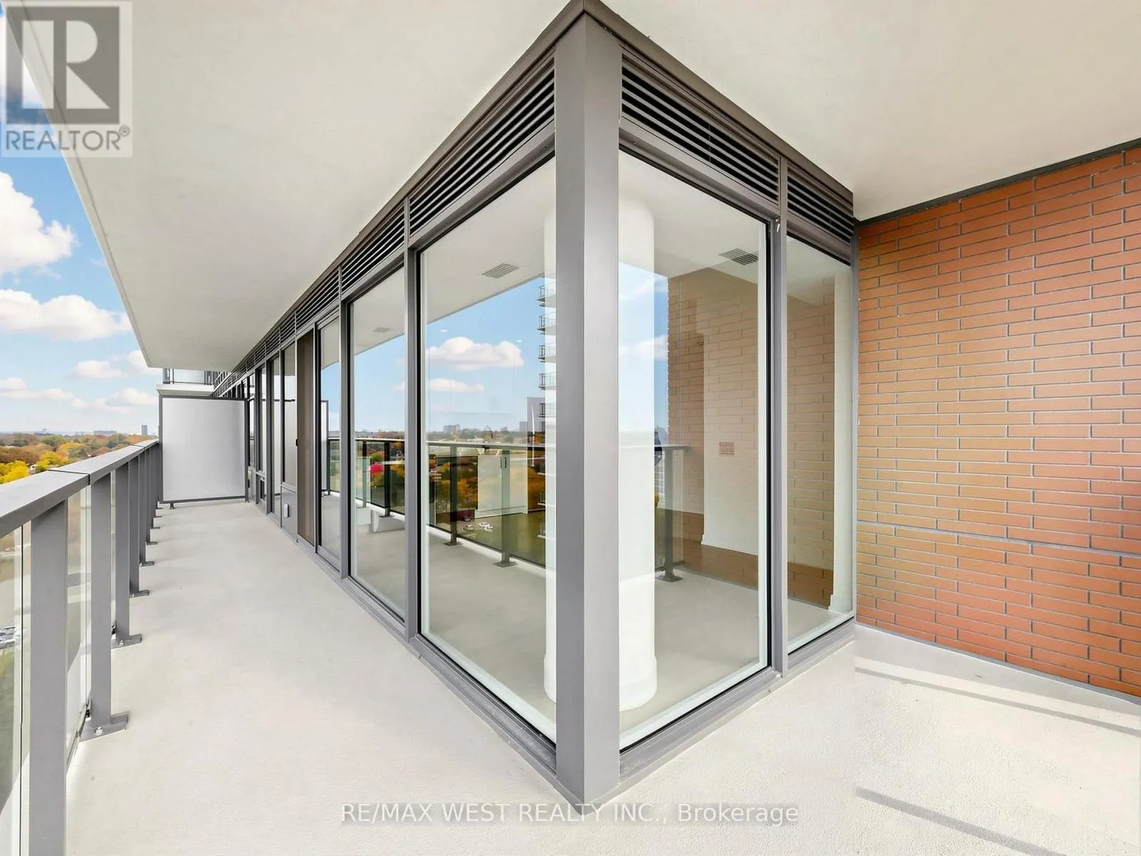 1115 - 4010 EGLINTON AVENUE W