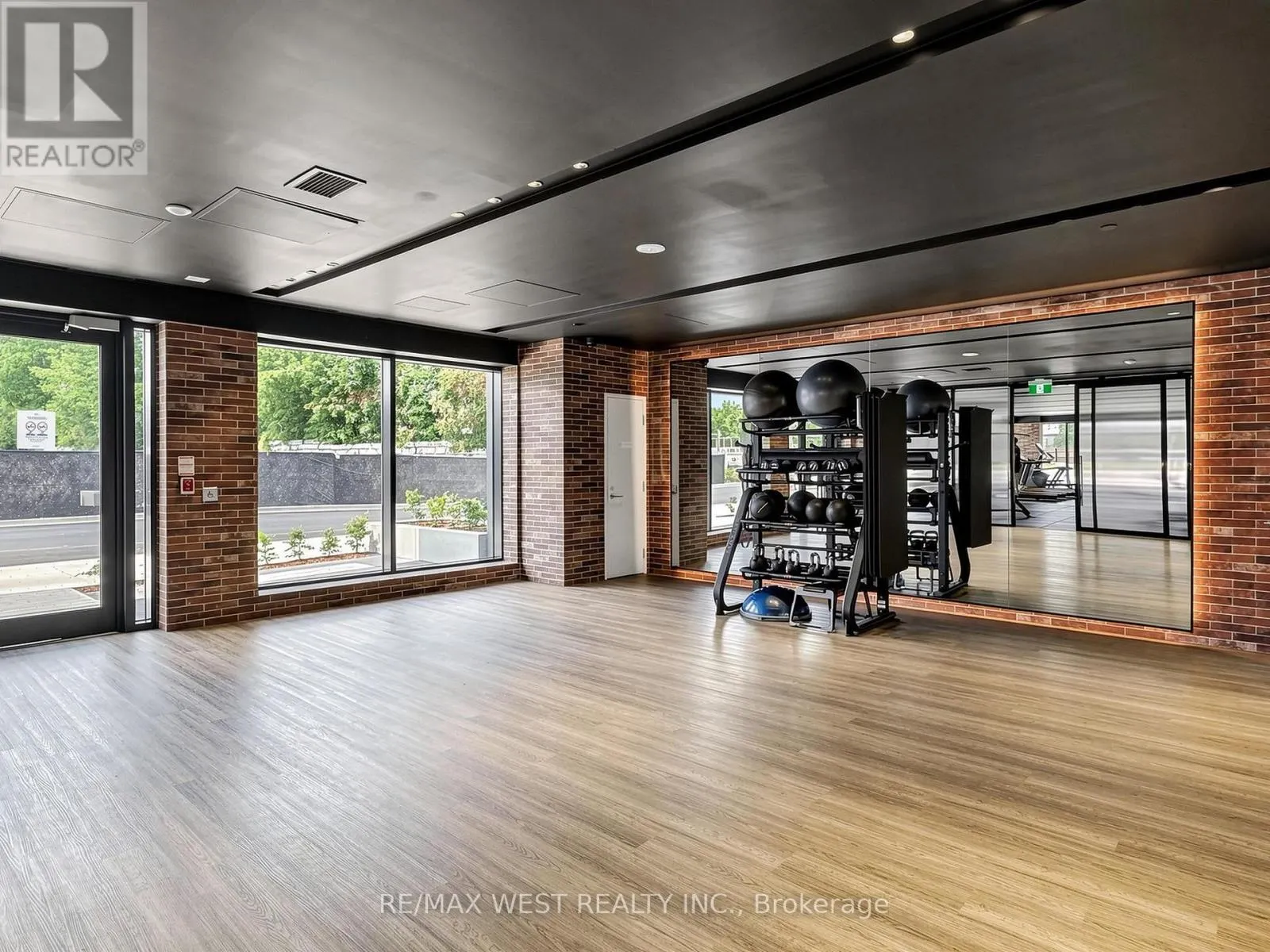 1115 - 4010 EGLINTON AVENUE W