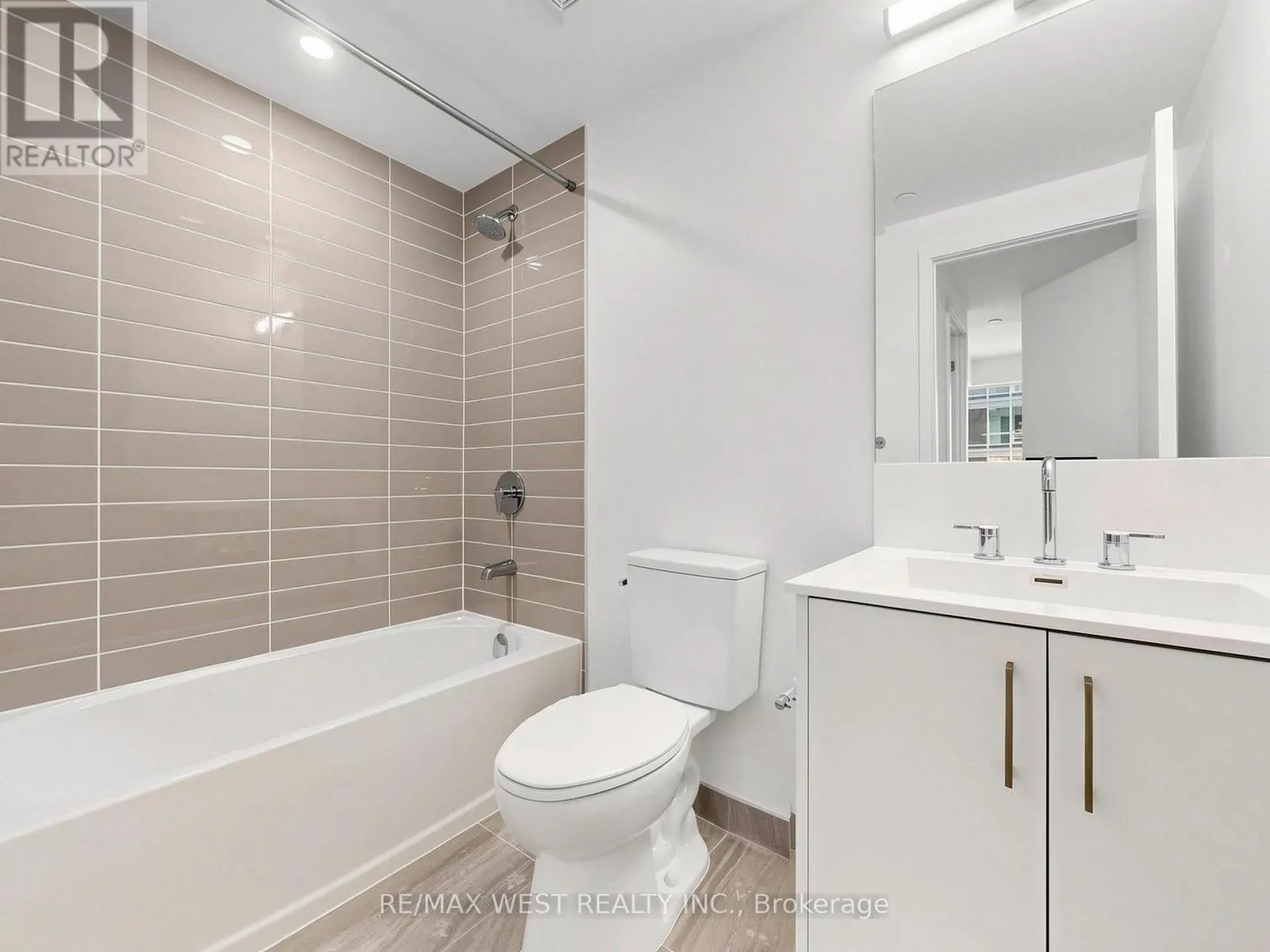 1115 - 4010 EGLINTON AVENUE W