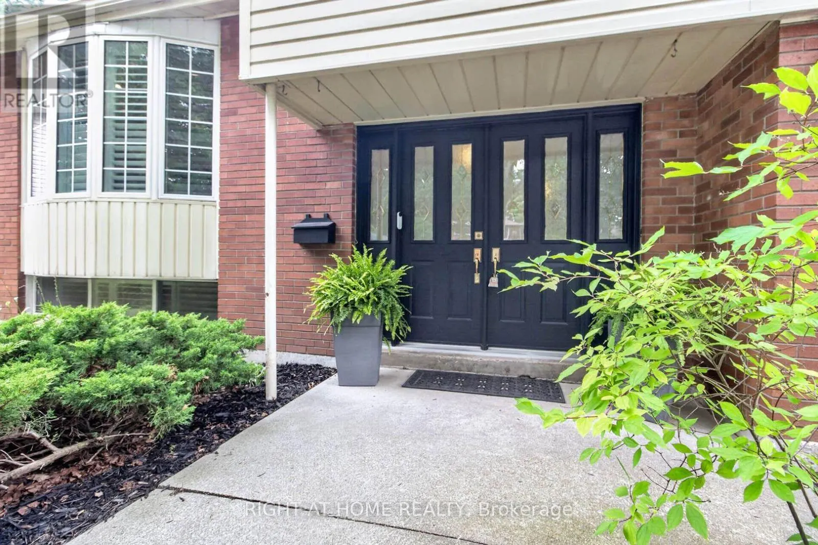 516 KENMARR CRESCENT