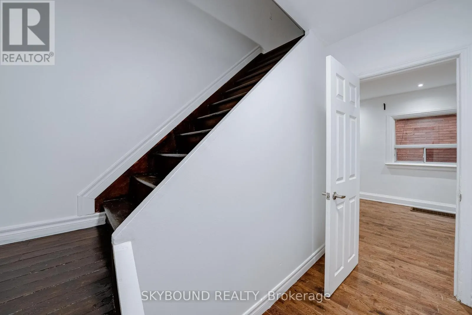 43 CRAYDON AVENUE