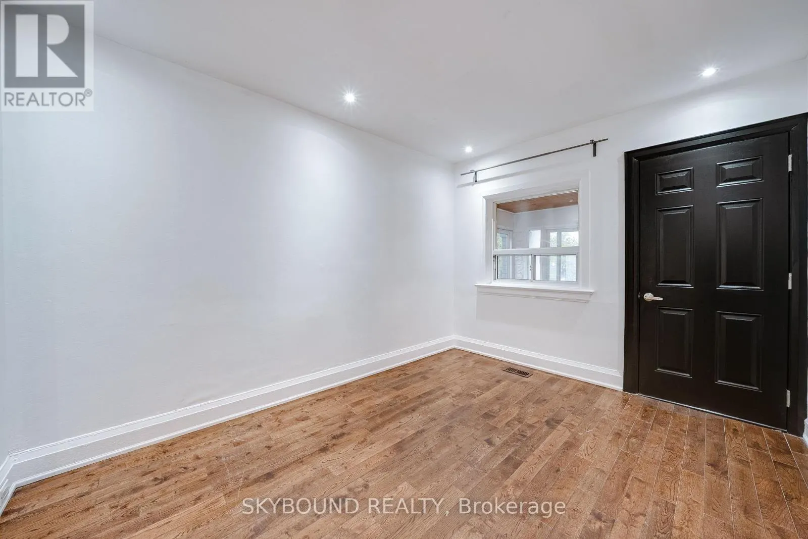 43 CRAYDON AVENUE