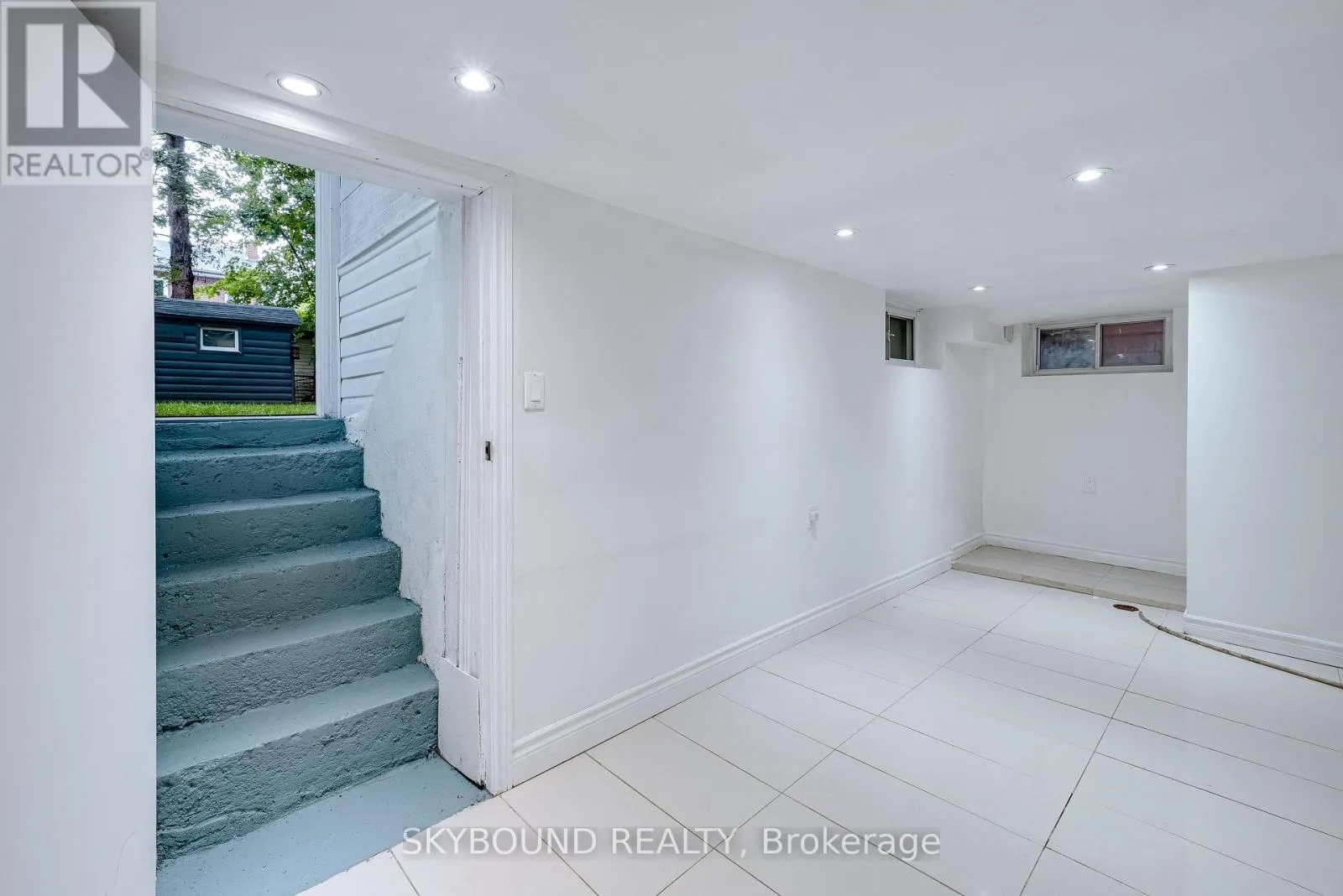 43 CRAYDON AVENUE
