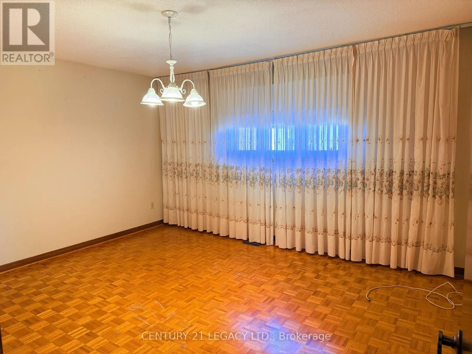 (UPPER) - 78 PANORAMA CRESCENT