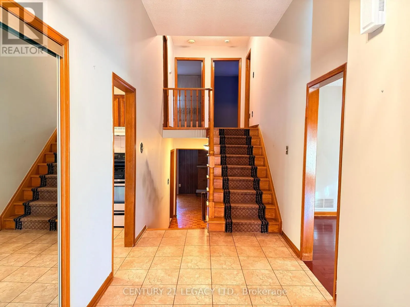 (UPPER) - 78 PANORAMA CRESCENT