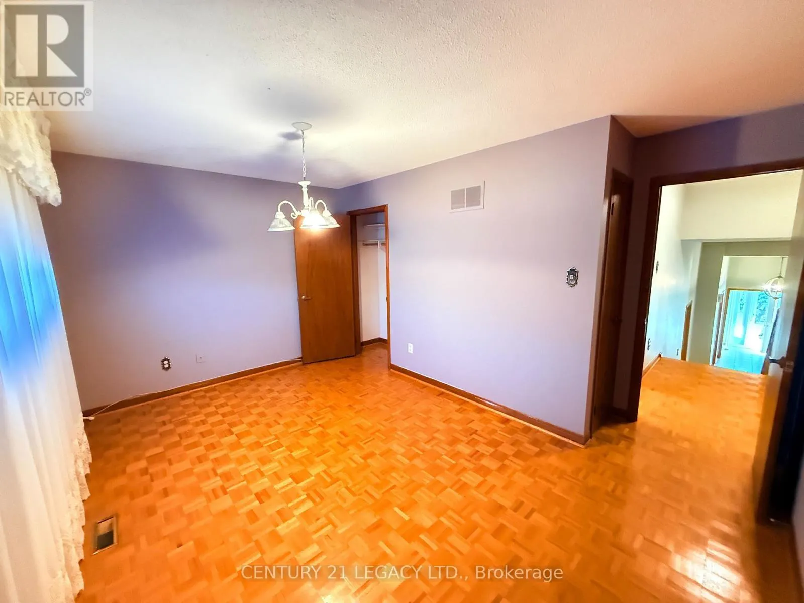 (UPPER) - 78 PANORAMA CRESCENT