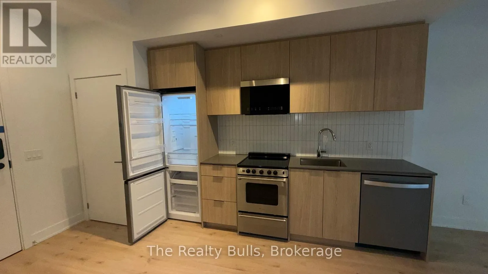 109 - 3008 WILLIAM CUTMORE BOULEVARD