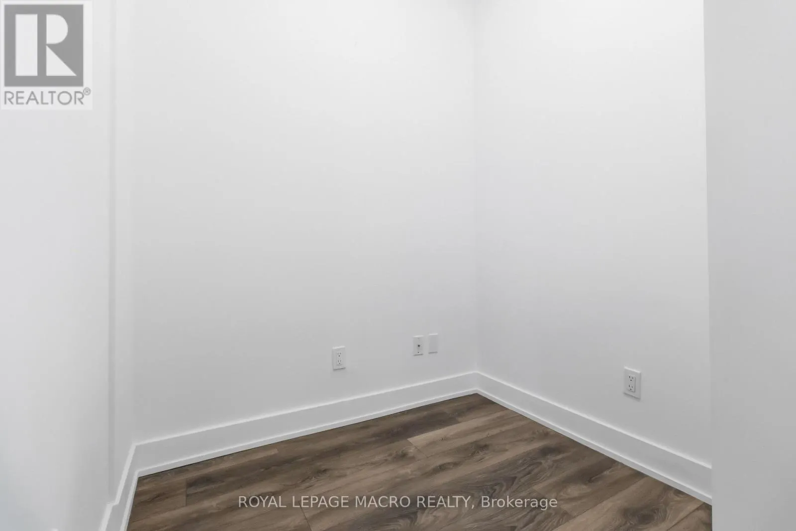 815 - 2489 TAUNTON ROAD