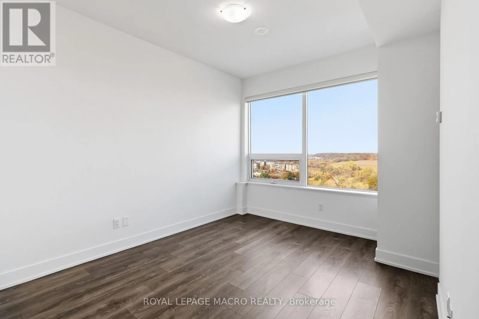 815 - 2489 TAUNTON ROAD