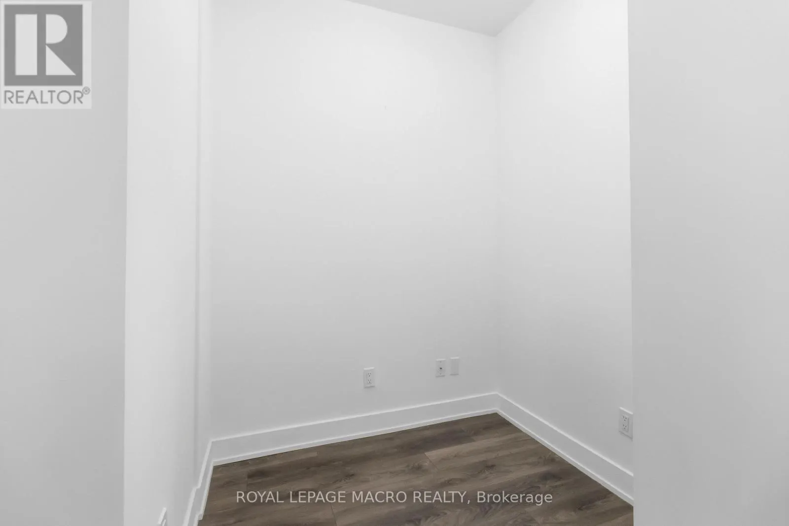815 - 2489 TAUNTON ROAD