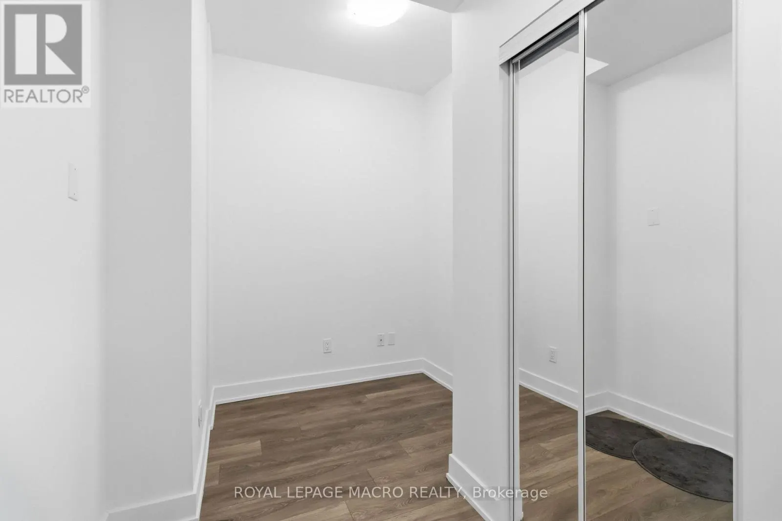 815 - 2489 TAUNTON ROAD