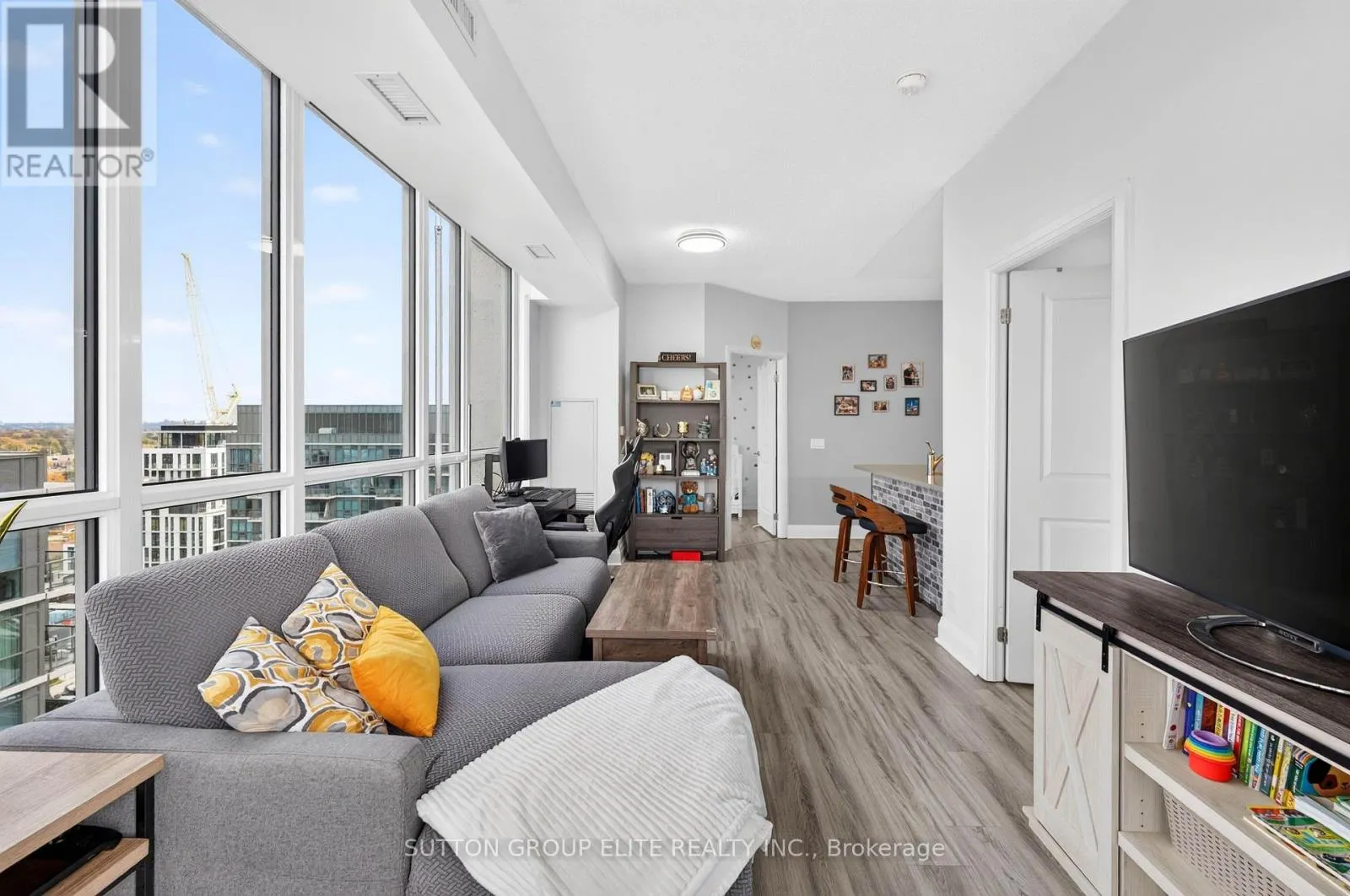 1309 - 15 ZORRA STREET