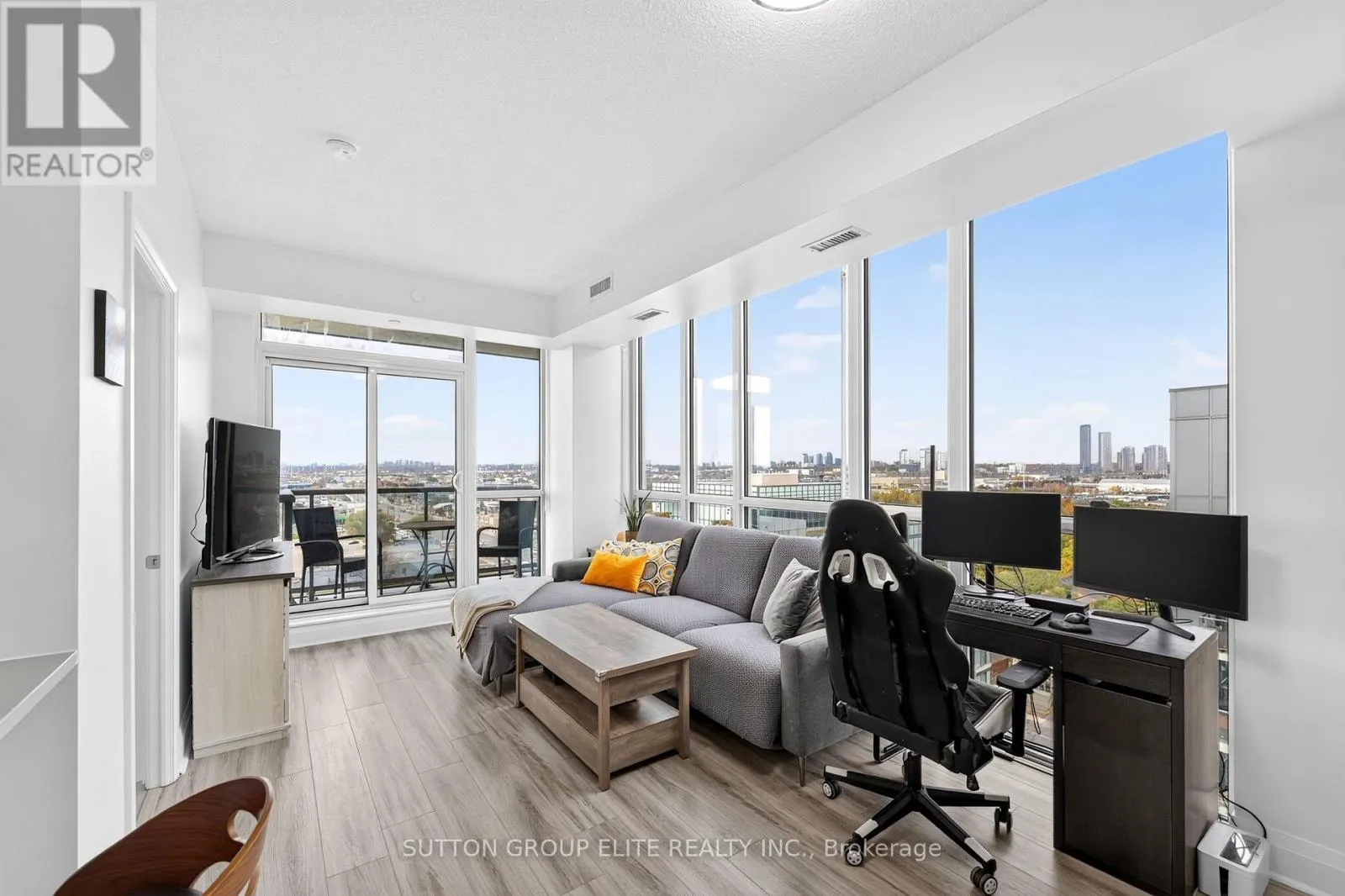 1309 - 15 ZORRA STREET