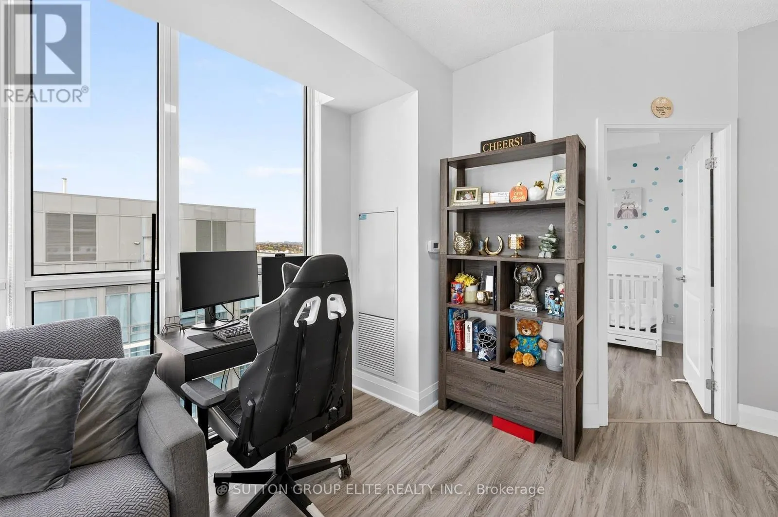 1309 - 15 ZORRA STREET