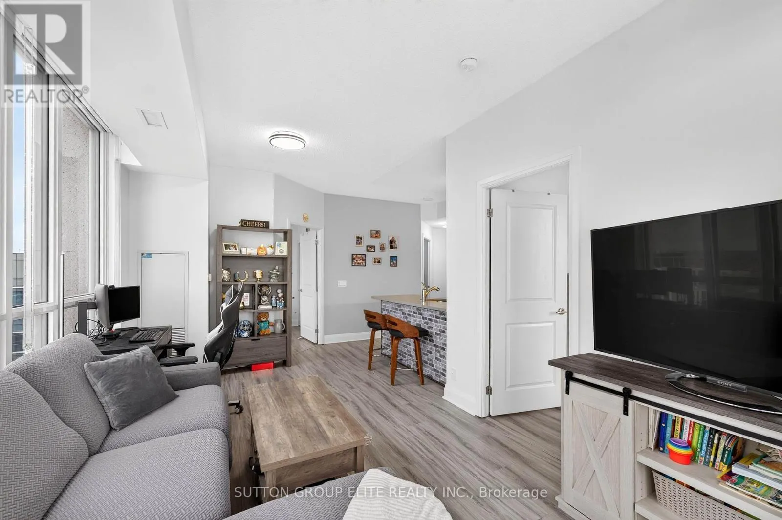 1309 - 15 ZORRA STREET