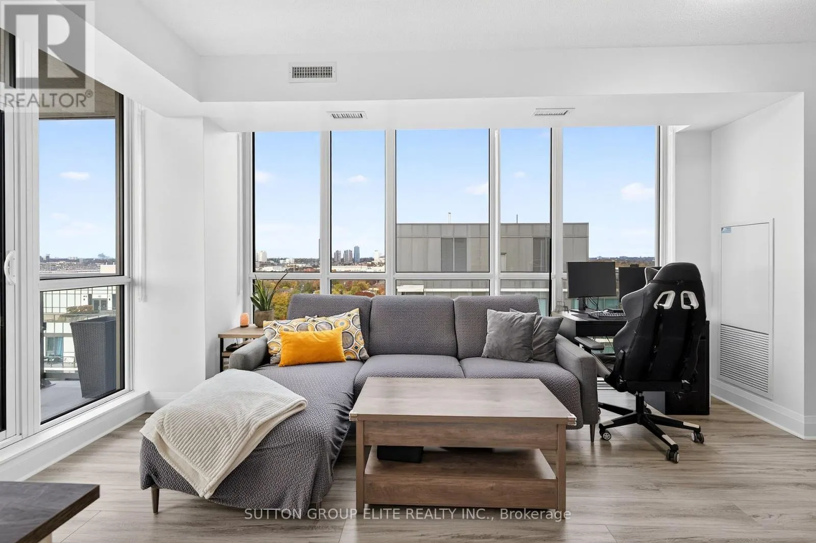 1309 - 15 ZORRA STREET