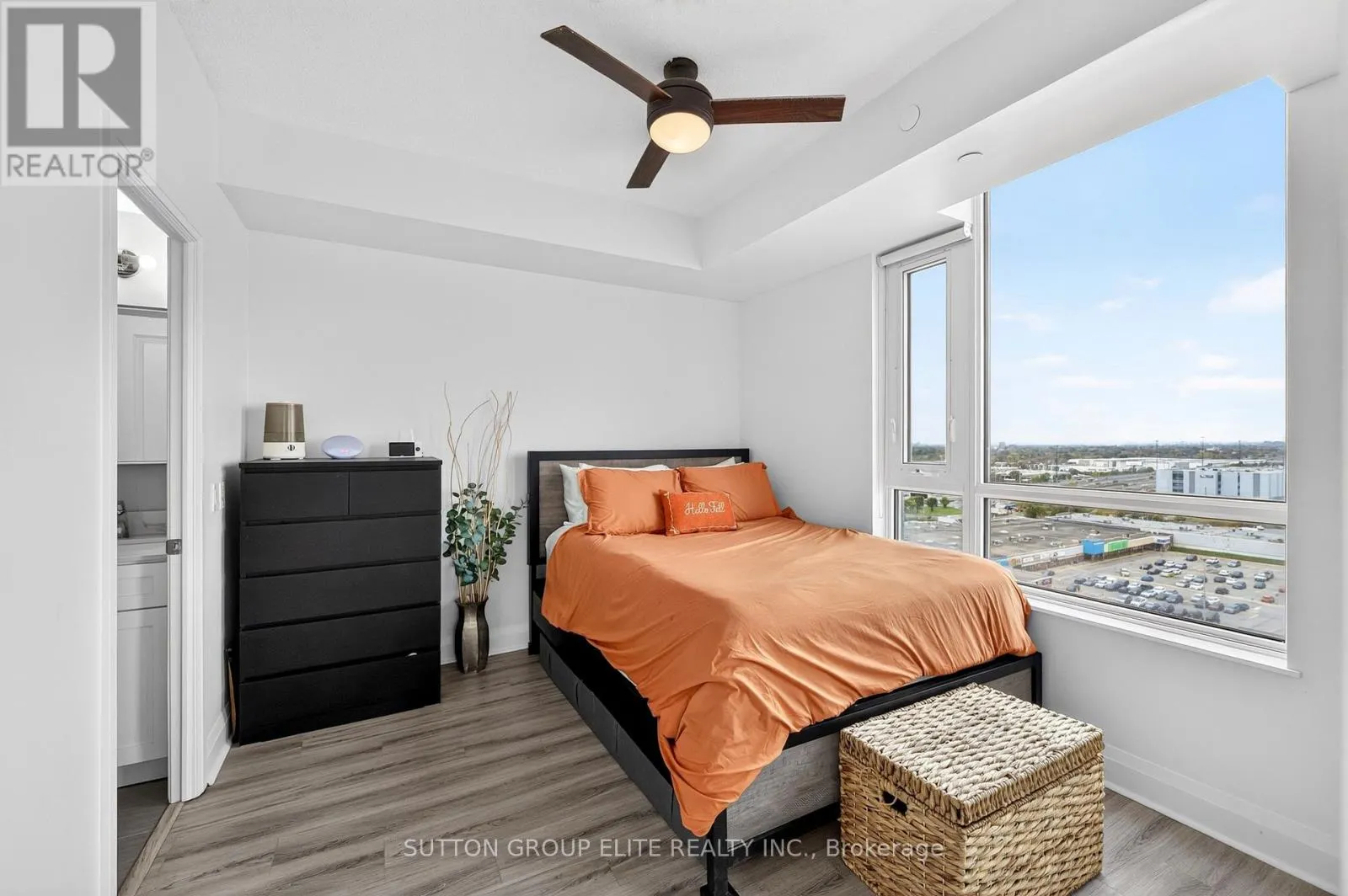 1309 - 15 ZORRA STREET