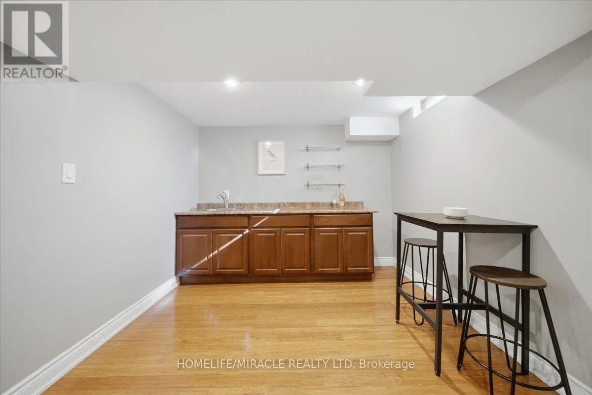 24 HUNTLEY COURT