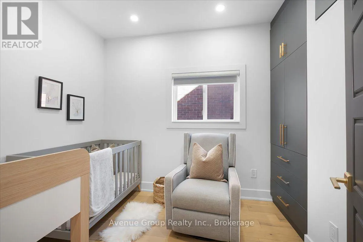 811 DOVERCOURT ROAD