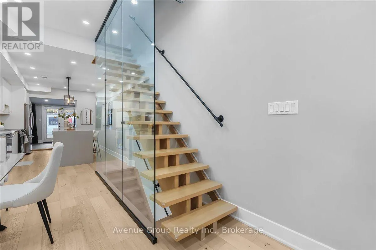 811 DOVERCOURT ROAD