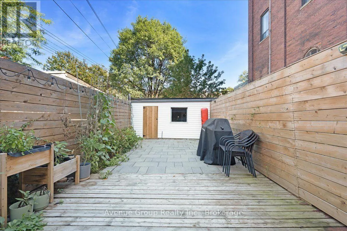 811 DOVERCOURT ROAD