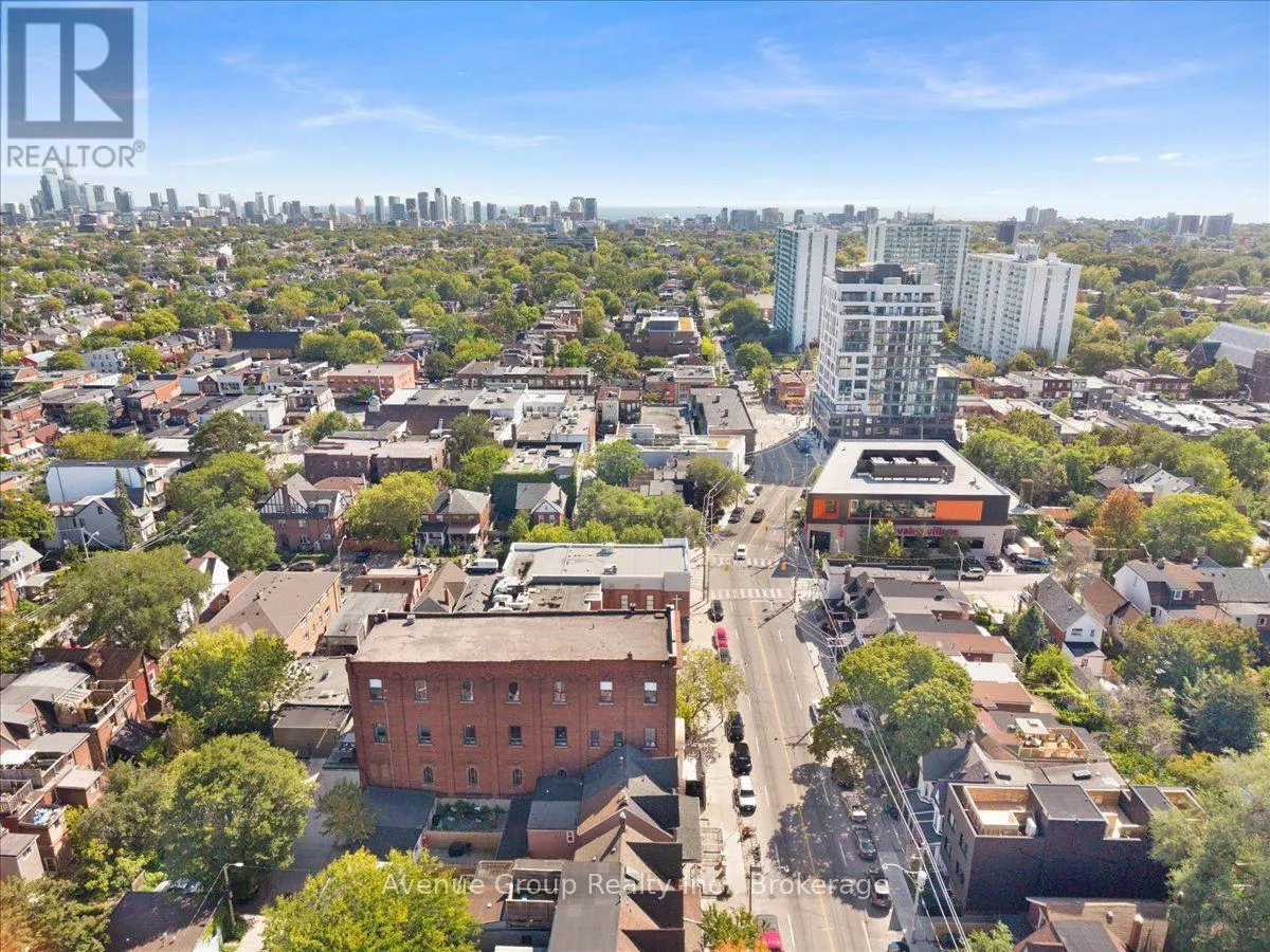 811 DOVERCOURT ROAD