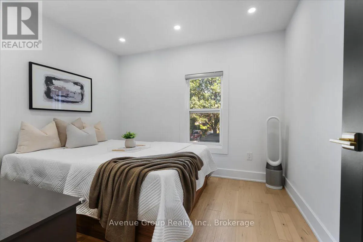 811 DOVERCOURT ROAD